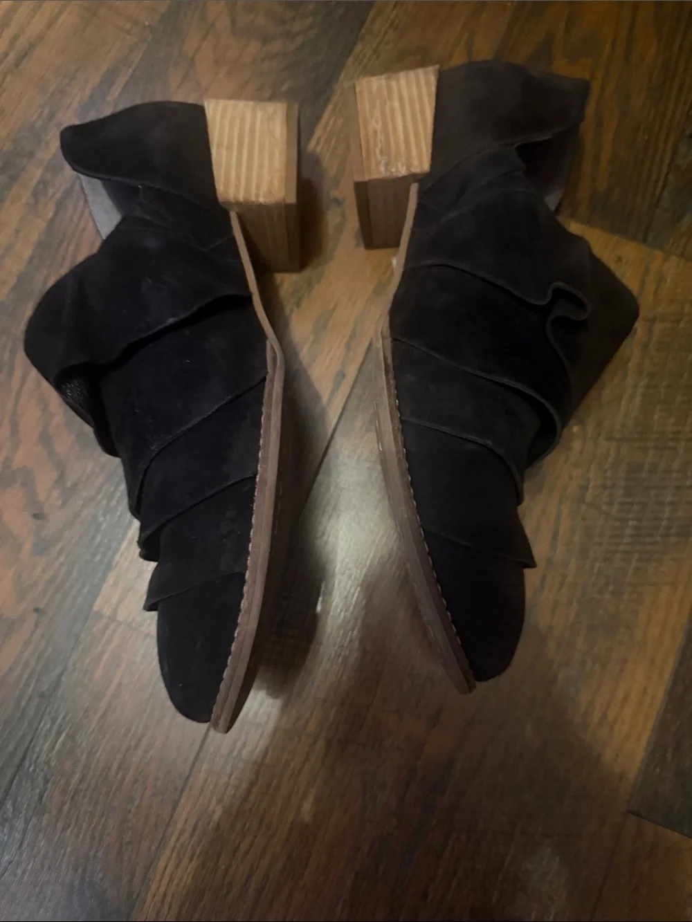 Anthropologie Seychelles Black Suede Ruffle Slip-On Loafers Size 11